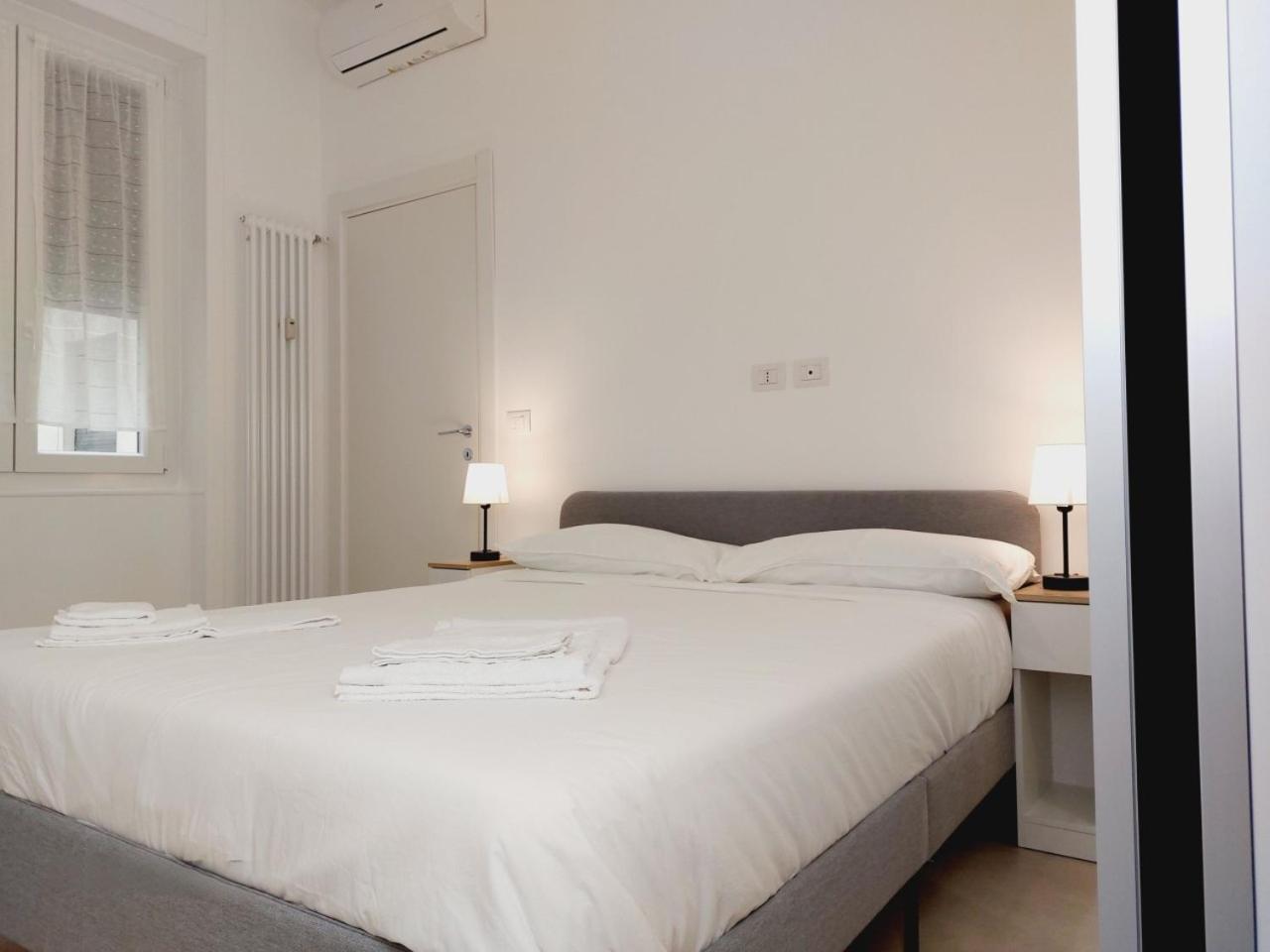 Waterfront Park Apartment *
